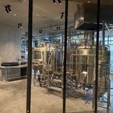 ガラス越しにタンクが眺められます