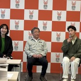 左から、SPRING VALLEY BREWERYブランドマネージャー 久保育子氏、ホップ「ムラカミセブン」の開発者 村上敦司氏、 嗅覚のアーティスト 和泉侃氏
