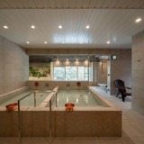 左）温風呂、右）水風呂