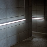 浴場からサウナエリアに続く通路 | Courtesy of Schemata Architects
