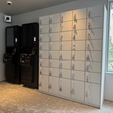 下駄箱と券売機