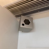 天井のスピーカー