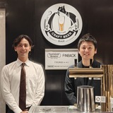 イセタンクラフトビアバーを担当する、バイヤーの長谷川豊康さん（写真向かって右）と、井上敬之さん（写真向かって左）