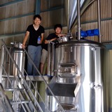 西崎さん(左)と、FARMENTRY副代表の奥田さん(右)