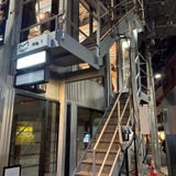 店舗外観（夜）