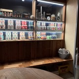 ショーケースとベンチシート