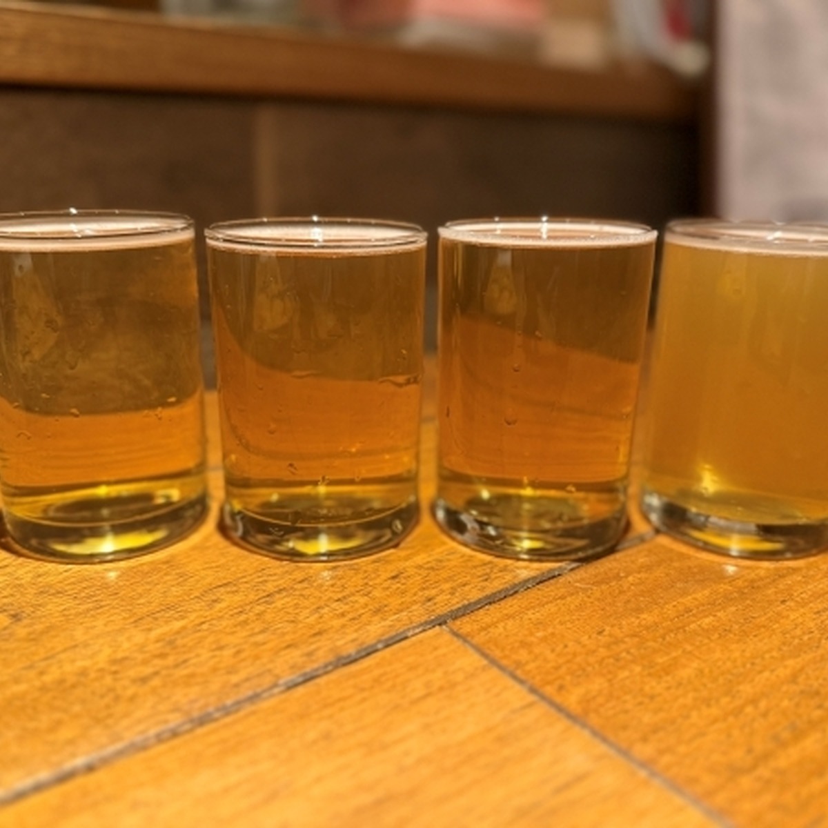 左から、HOPDOG BREWING、希望の丘醸造所、福島路ビール、田沢湖ビール