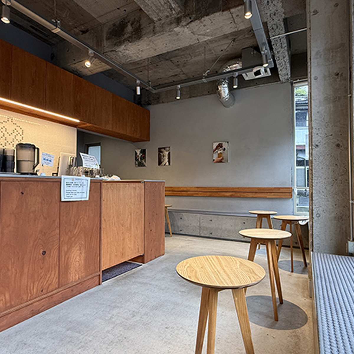 CRAFTROCK TAP ROOM 店内