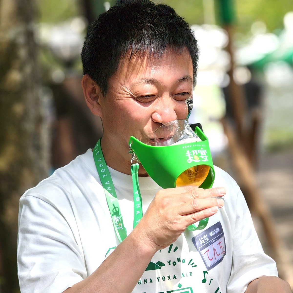 てんちょさん「色んな方とお話して全然ビールを飲めてないので、今ひと口飲んで良いですか！」