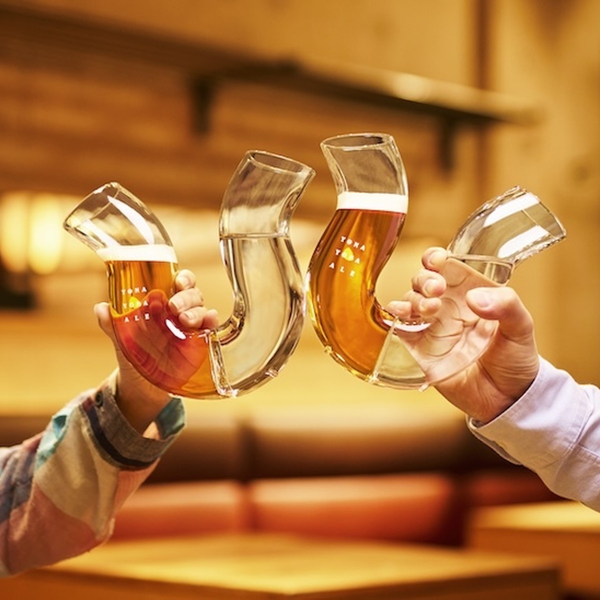 「ビールだけ飲むと倒れるグラス」ってなに！？強制的に水を飲ませる適正飲酒グッズが気になる