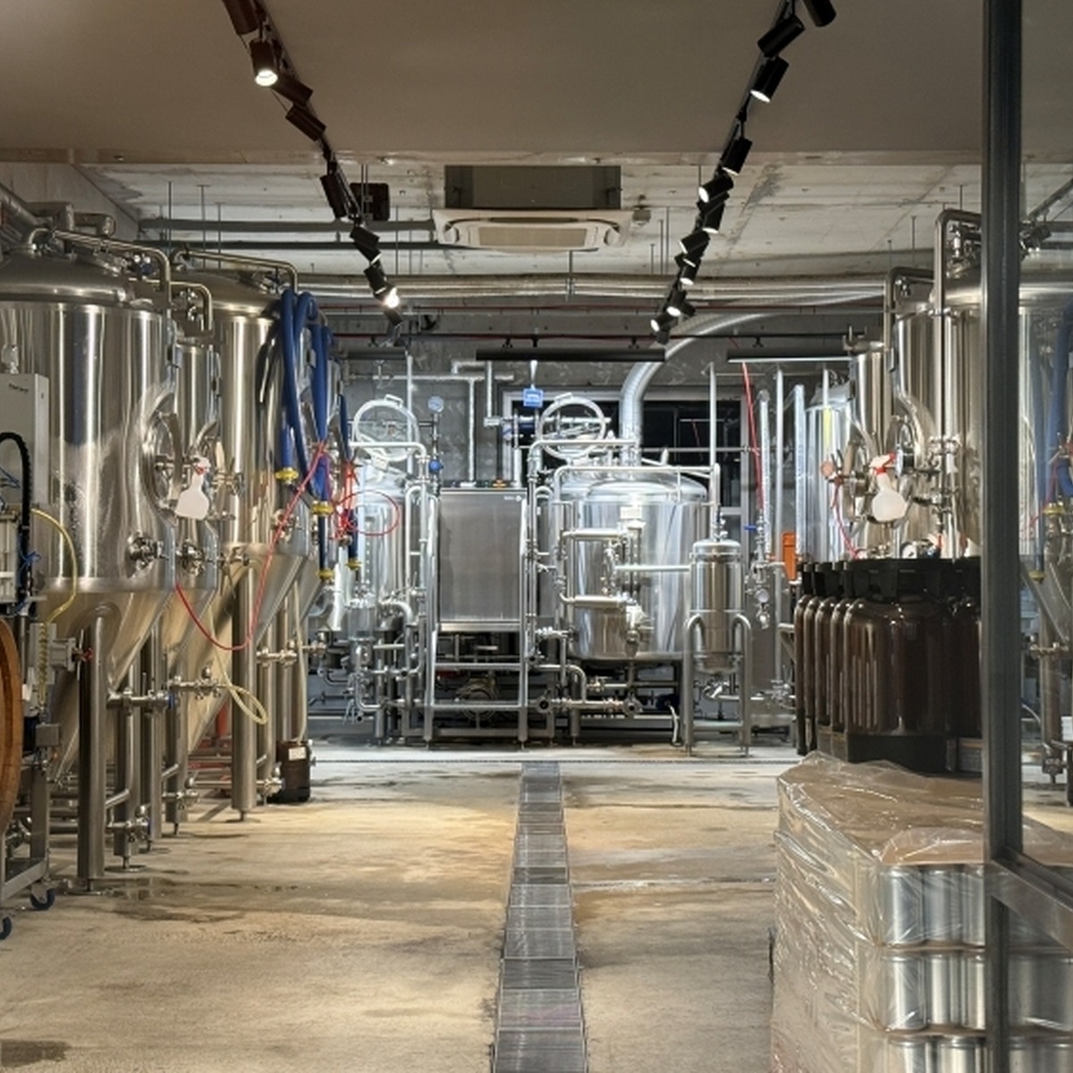 【横浜・クラフトビール】日東紅茶×Yellow Monkey Brewing。「ロイヤルミルクティー」をビールで表現した「CHA-GASUMI -茶霞-」